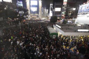 平成から令和へ変わる瞬間、渋谷のスクランブル交差点はカオスになる | Wiseメディアファクトリー